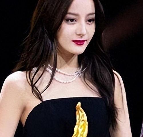 吃瓜爆料娱乐圈迪丽热巴,娱乐圈瓜田里的璀璨明星 第1张 吃瓜爆料娱乐圈迪丽热巴,娱乐圈瓜田里的璀璨明星 第1张